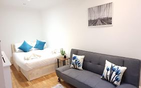 F1-Basement Studio Fits 3 Near Paddington