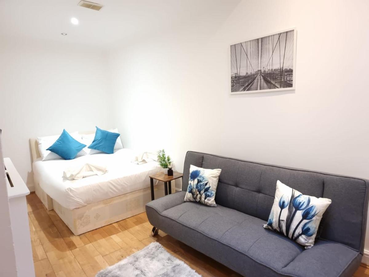 Appartamento F1-Basement Studio Fits 3 Near Paddington Londra Esterno foto